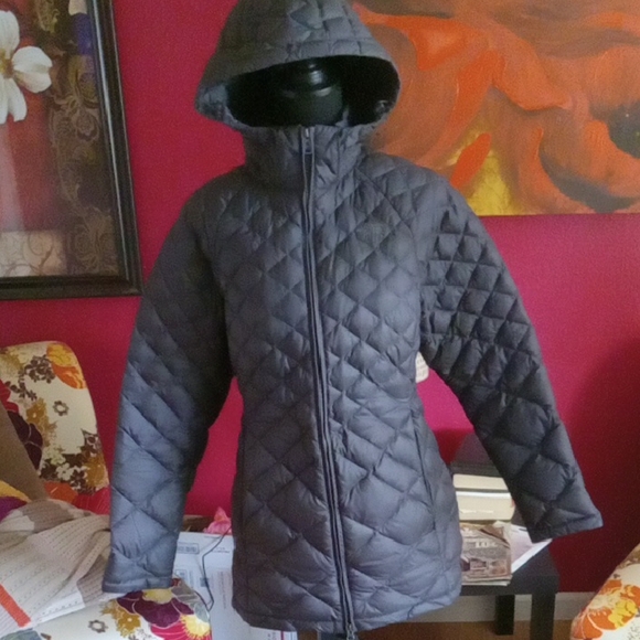 The North Face Women's Gray Quilted Puffer Jacket - Picture 1 of 2